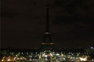 The-Eiffel-Tower-Earth-Hour-Reuters-Benoit-Tessier-After